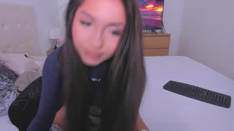 Snapshot of _lyna chatting on November 30, 10:03 pm Lynna online show from November 30, 10:03 pm