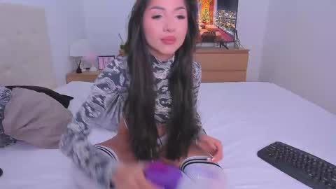 Snapshot of _lyna chatting on December 1, 10:26 pm Lynna online show from December 1, 10:26 pm