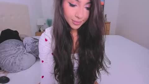 Snapshot of _lyna chatting on December 14, 10:47 pm Lynna online show from December 14, 10:47 pm