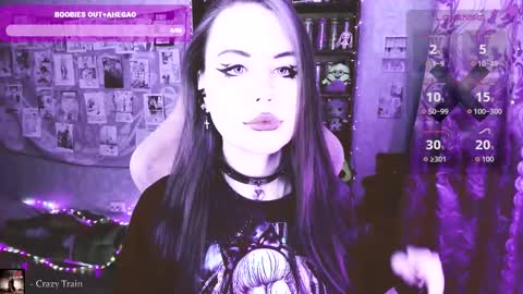 Mia online show from March 12, 12:44 pm