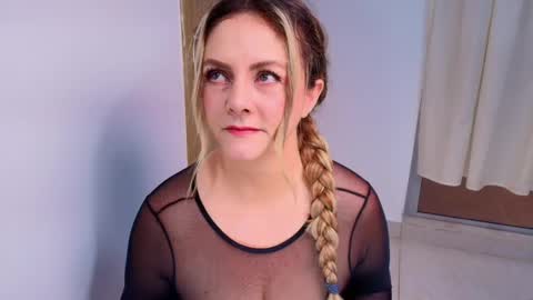 Lady Chanel online show from May 1, 5:39 pm