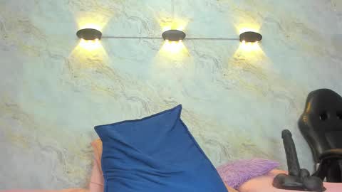 Maddy online show from February 11, 12:05 pm