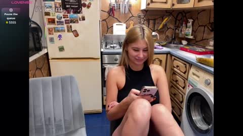 Snapshot of _magic_kis chatting on November 26, 6:58 am _magic_kis online show from November 26, 6:58 am