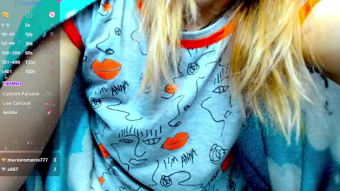 Snapshot of _mari_so chatting on January 15, 7:59 am Scarlett online show from January 15, 7:59 am