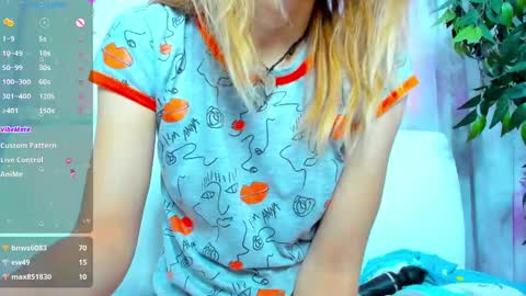 Snapshot of _mari_so chatting on January 23, 4:41 am Scarlett online show from January 23, 4:41 am