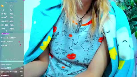 Snapshot of _mari_so chatting on January 23, 7:43 am Scarlett online show from January 23, 7:43 am