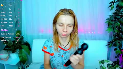 Snapshot of _mari_so chatting on January 24, 1:35 am Scarlett online show from January 24, 1:35 am