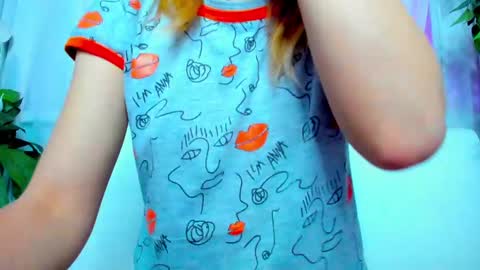 Snapshot of _mari_so chatting on January 25, 8:00 am Scarlett online show from January 25, 8:00 am