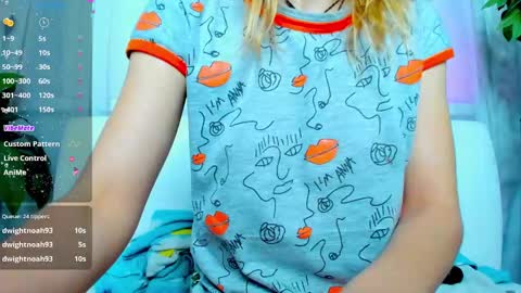 Snapshot of _mari_so chatting on January 30, 7:39 am Scarlett online show from January 30, 7:39 am