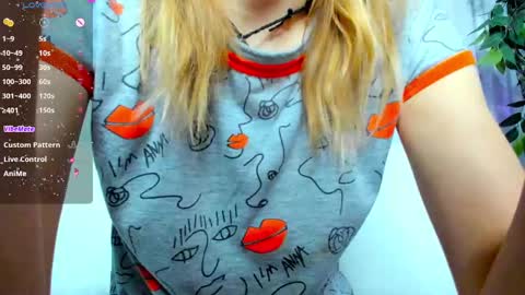 Snapshot of _mari_so chatting on February 2, 5:10 am Scarlett online show from February 2, 5:10 am