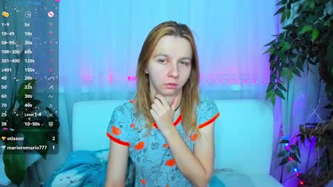 Snapshot of _mari_so chatting on February 7, 1:47 am Scarlett online show from February 7, 1:47 am
