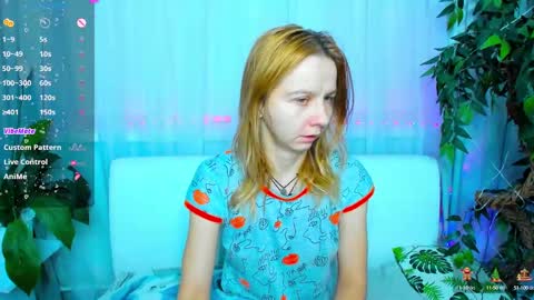Snapshot of _mari_so chatting on February 9, 1:55 am Scarlett online show from February 9, 1:55 am