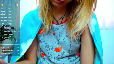 Snapshot of _mari_so chatting on February 11, 8:37 am Scarlett online show from February 11, 8:37 am