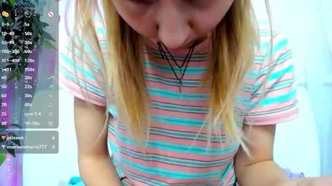 Snapshot of _mari_so chatting on February 27, 5:34 am Scarlett online show from February 27, 5:34 am