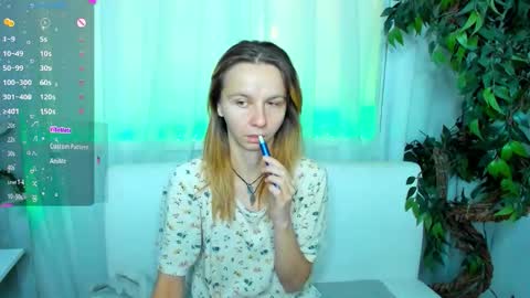 Snapshot of _mari_so chatting on September 21, 5:53 am Scarlett online show from September 21, 5:53 am