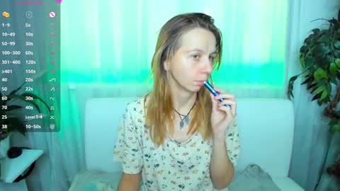 Snapshot of _mari_so chatting on September 28, 7:25 am Scarlett online show from September 28, 7:25 am
