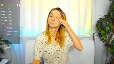 Snapshot of _mari_so chatting on September 29, 7:35 am Scarlett online show from September 29, 7:35 am