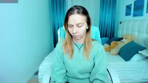 Snapshot of _mari_so chatting on October 11, 9:52 am Scarlett online show from October 11, 9:52 am