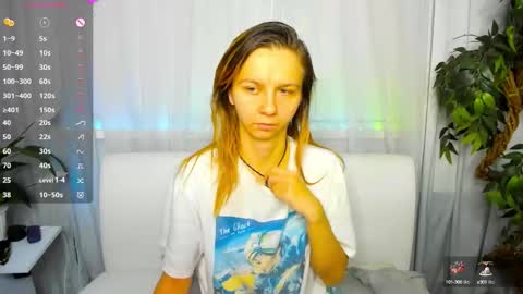 Snapshot of _mari_so chatting on October 14, 9:10 am Scarlett online show from October 14, 9:10 am
