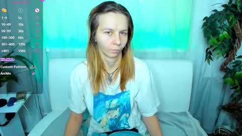 Snapshot of _mari_so chatting on October 17, 9:01 am Scarlett online show from October 17, 9:01 am