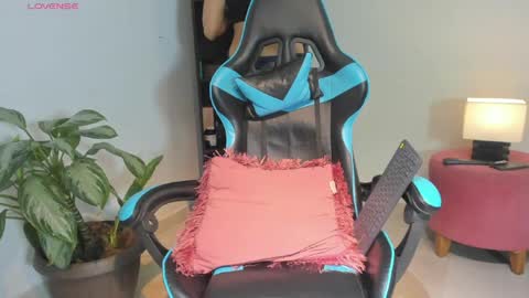 Snapshot of _maria_foxx_ chatting on May 25, 12:00 pm Maria online show from May 25, 12:00 pm
