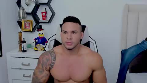 _matthew_santos_ online show from December 12, 10:31 pm