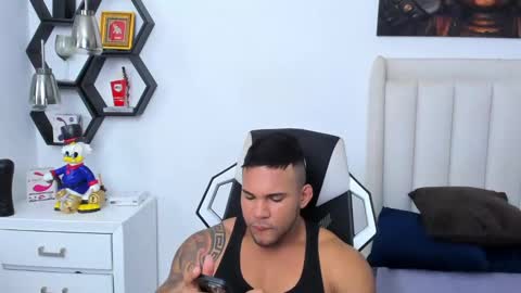 _matthew_santos_ online show from February 11, 1:10 am