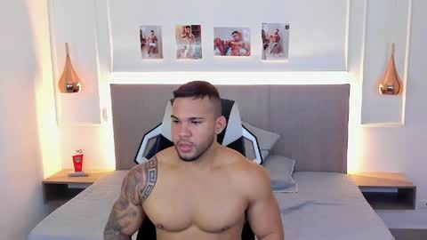 Snapshot of _matthew_santos_ chatting on June 2, 12:01 am _matthew_santos_ online show from June 2, 12:01 am