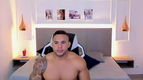 Snapshot of _matthew_santos_ chatting on June 23, 1:36 am _matthew_santos_ online show from June 23, 1:36 am