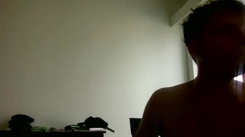 Snapshot of _max_e chatting on August 8, 9:17 pm _max_e online show from August 8, 9:17 pm