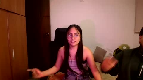 Snapshot of _maxxx1_ chatting on June 25, 1:49 am max and abby online show from June 25, 1:49 am