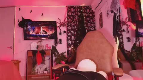 Snapshot of _megan_akbar chatting on October 21, 12:17 pm Marce  online show from October 21, 12:17 pm