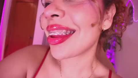 Snapshot of _megan_akbar chatting on June 15, 11:34 am Marce online show from June 15, 11:34 am