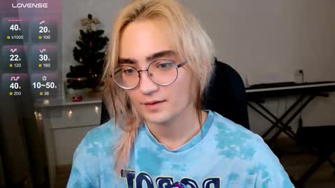 _meow_neko_ online show from December 22, 6:10 am