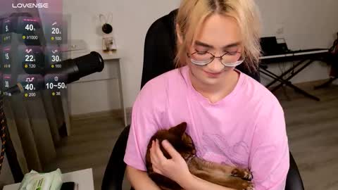 _meow_neko_ online show from January 16, 7:34 am