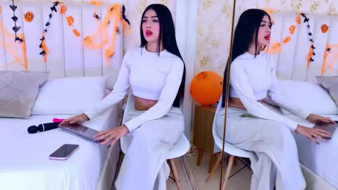 Mia Monroe online show from October 27, 7:51 pm