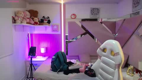  Mia  online show from January 9, 12:19 pm