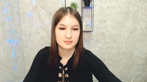 Mia online show from February 20, 6:02 pm
