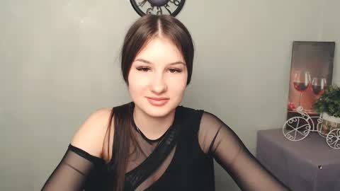 Mia online show from March 10, 4:14 pm