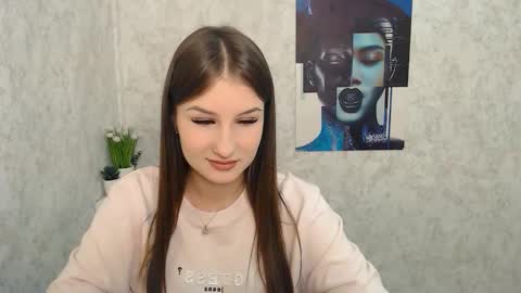 Mia online show from September 27, 12:32 pm