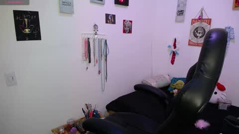 Snapshot of _miacavalli chatting on October 19, 7:58 pm _miacavalli online show from October 19, 7:58 pm