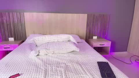 _miamiller_ online show from February 13, 11:26 pm