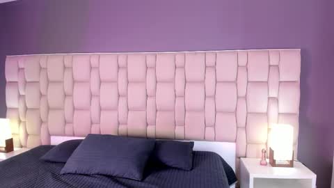 _miamiller_ online show from December 1, 8:58 pm