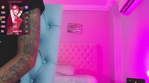 Snapshot of _miia_sweet chatting on December 15, 11:36 am Paula online show from December 15, 11:36 am