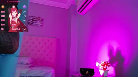 Snapshot of _miia_sweet chatting on December 16, 11:26 am Paula online show from December 16, 11:26 am