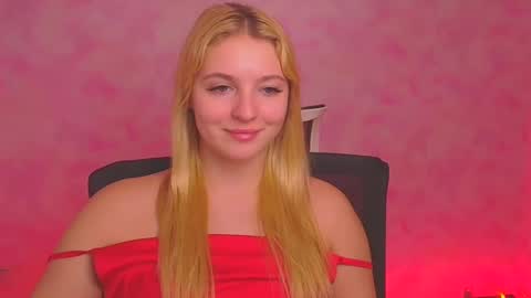 Snapshot of _mila_la_ chatting on December 28, 10:03 am Melanie online show from December 28, 10:03 am