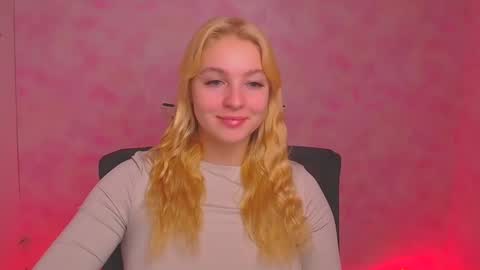 Snapshot of _mila_la_ chatting on January 3, 6:44 am Melanie online show from January 3, 6:44 am
