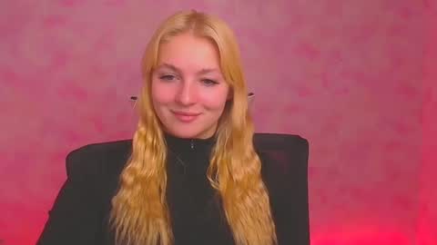 Snapshot of _mila_la_ chatting on January 5, 10:21 am Melanie online show from January 5, 10:21 am