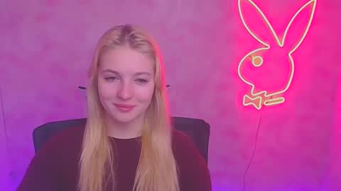 Snapshot of _mila_la_ chatting on February 4, 7:07 am Melanie online show from February 4, 7:07 am