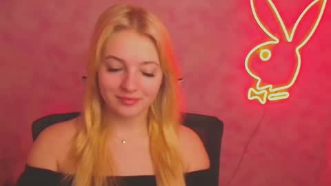 Snapshot of _mila_la_ chatting on March 11, 6:53 am Melanie online show from March 11, 6:53 am